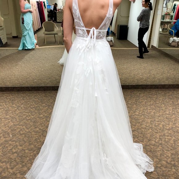 Willowby Galatea Wedding Gown (Ivory) - Picture 3 of 6